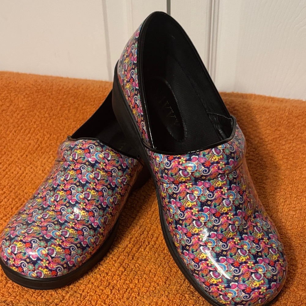 Savvy Multicolor Women's Mules